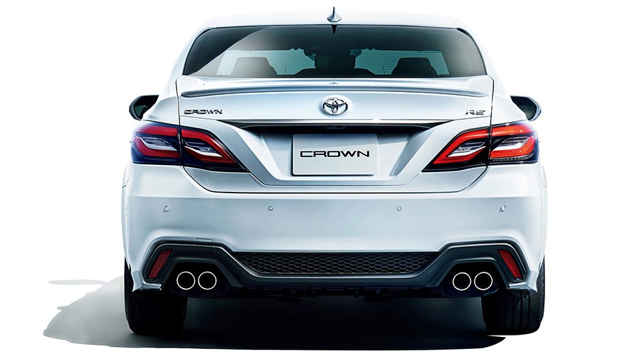 RS Advance 2.0-liter turbo (options shown)