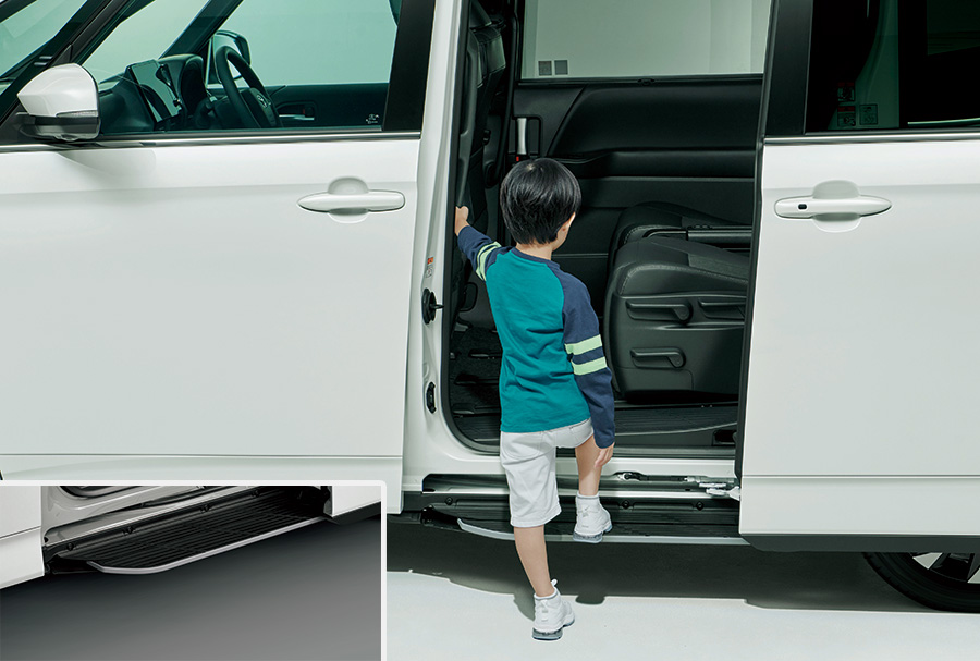 Access to rear seats