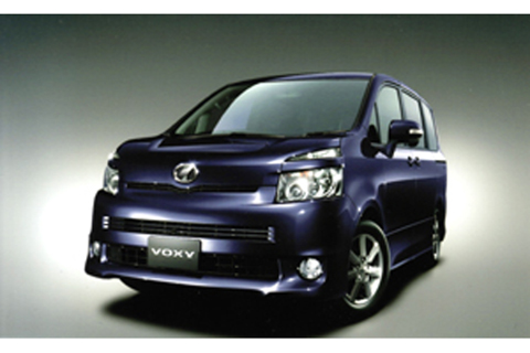 Voxy ZS (front-wheel drive, with options)