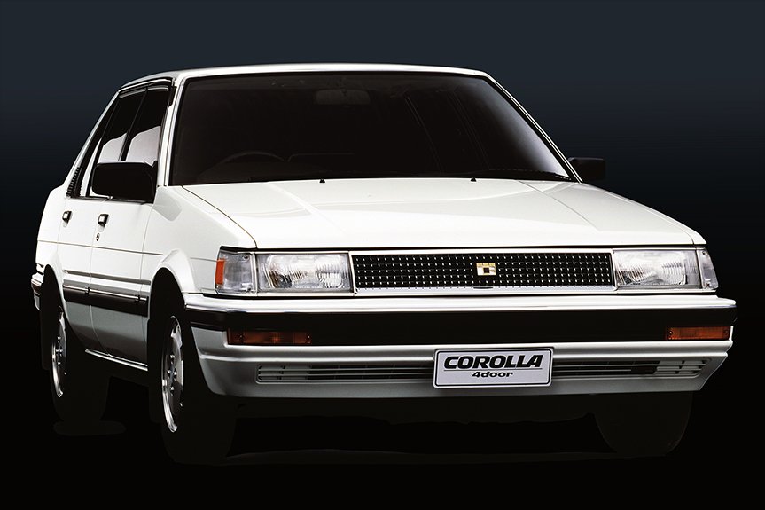 The minor change of the fifth-generation Corolla endeavored to add more depth and grandeur to the Corolla’s embossing and exterior